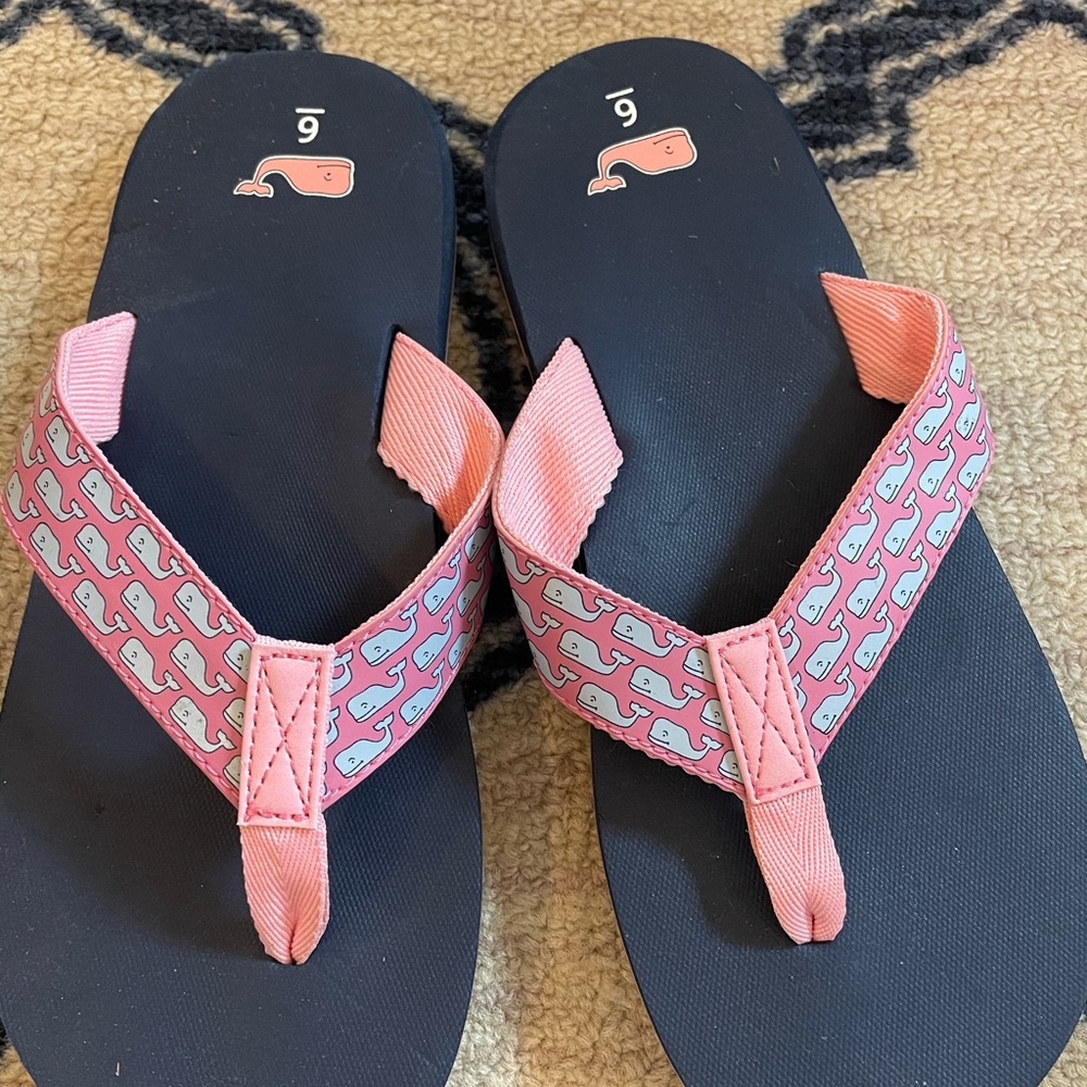 Vineyard Vines flip flops sz 6